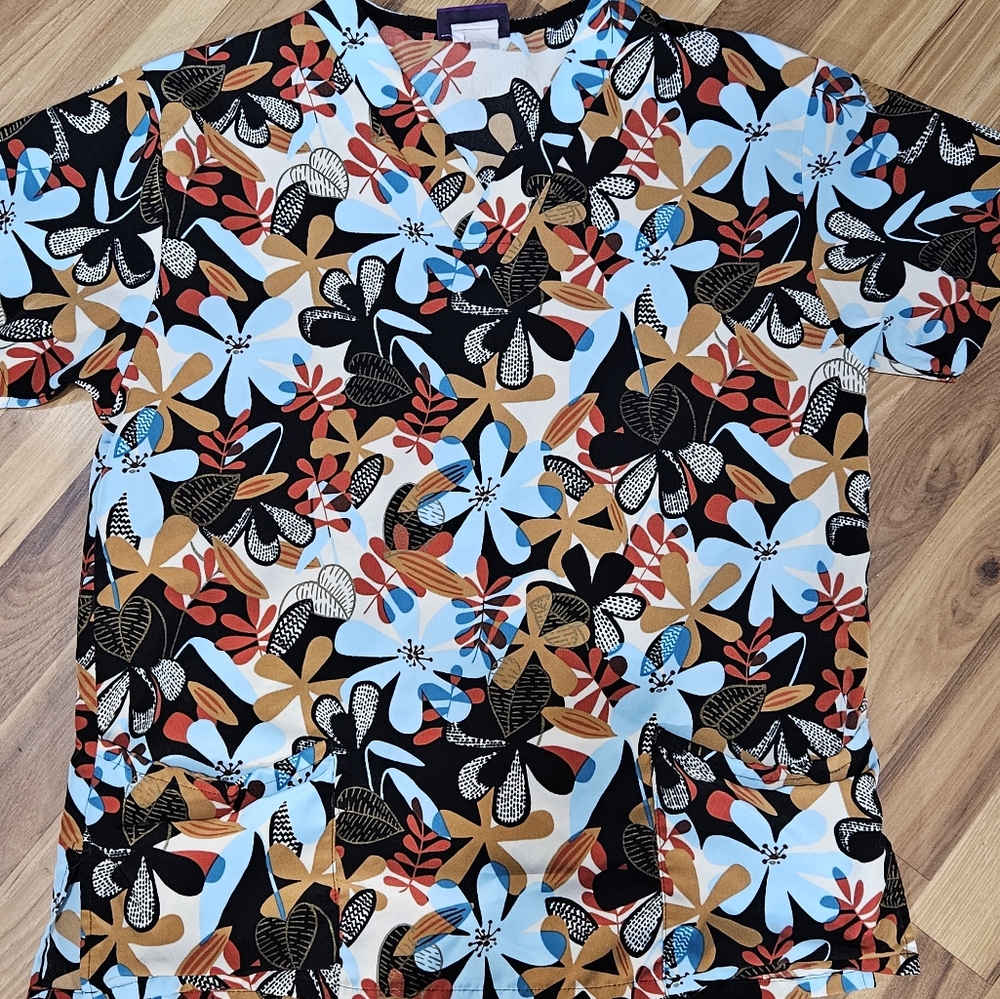 Silky Scrubs Scrub Top Shirt Sz.XL Flowers